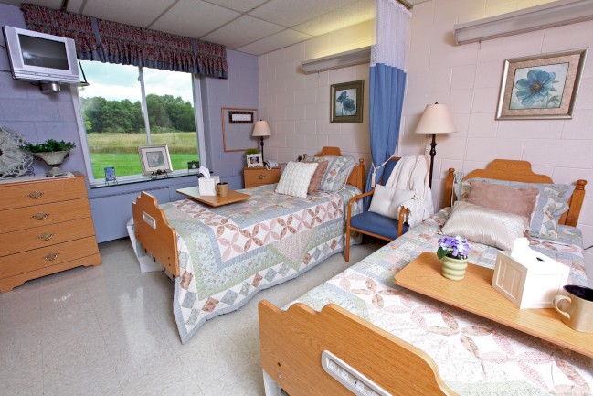 The Laurels of Galesburg: Semi-Private Guest Room