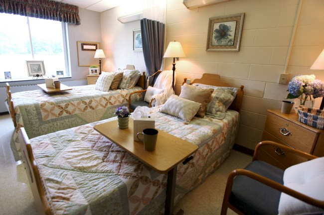 The Laurels of Galesburg: Semi-Private Guest Room