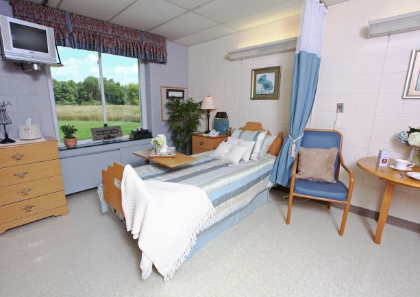 The Laurels of Galesburg: Guest Room