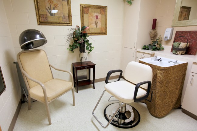 The Laurels of Galesburg: Beauty and Barber Shop
