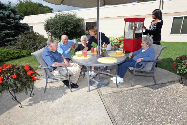 The Laurels of Galesburg: Recreational Activity