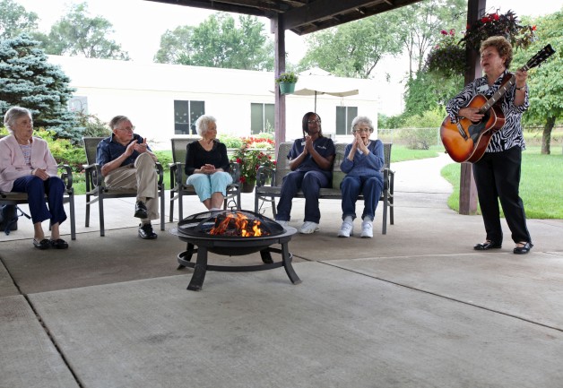 The Laurels of Galesburg: Recreational Activity